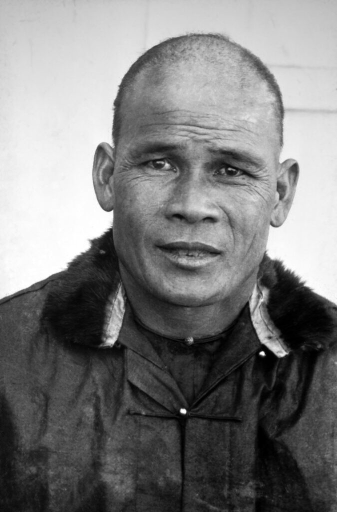 Portrait of fisherman and abalone shell dealer Jung San Choy around 1890