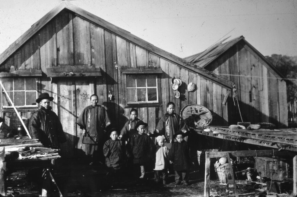 Jung San Choy and his family at Pescadero, around 1895